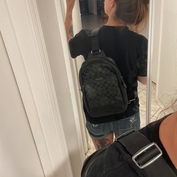 Authentic Coach Crossbody Graham Pack backpack - Picture 8 of 8